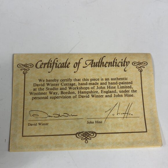 David Winter Cottages 1987 "The Cornish Harbour" Hand Made & Hand Painted - Picture 15 of 16